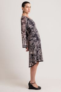Vestido Curto de Tule Figuras Medievais