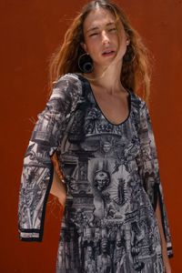 Vestido Curto de Tule Figuras Medievais