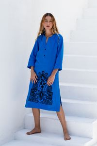 Vestido de Linho Azul gola padre bordado