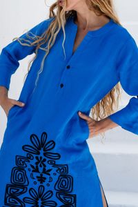 Vestido de Linho Azul gola padre bordado
