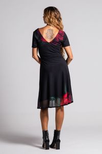 Vestido Curto preto de tule  Rosa  Vermelha
