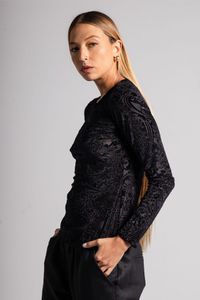 Blusa de tule preta manga longa devore