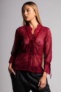 Blusa de renda vinho com passa fita