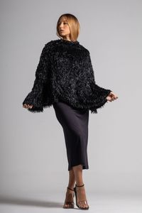 Poncho preto de pelo