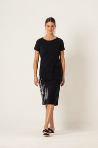 Vestido Curto de Malha Preto Estampa Ramos
