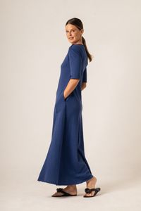 Vestido Longo de Malha Azul Bordado