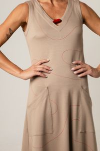 Vestido Longo Off White com colar Vermelho