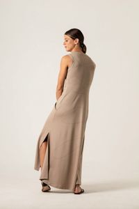 Vestido Longo Off White com colar Vermelho