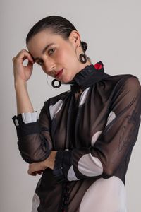 Camisa Tule Frufru Oval Invertido P&B  