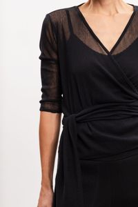 Blusa Cachecoeur Preta em Tule