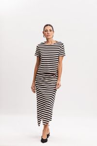 Blusa de Malha Listrada com Presponto Vermelho
