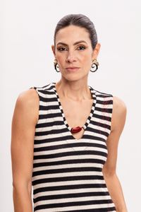 Blusa de Malha Listrada com Colar Vermelho