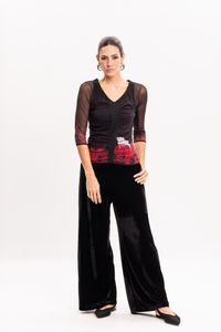 Blusa de Tule Preta com Franzido Estampa Lobo