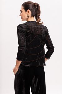 Blusa Preta em Veludo com Presponto Vermelho