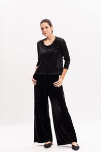 Blusa Preta em Veludo com Presponto Vermelho