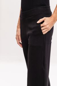 Calça Preta em Moletom com Presponto