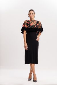 Poncho em Renda Preta com Flores Laranja