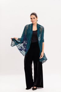 Xale em Renda Verde com Detalhe de Folha Azul