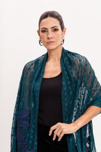 Xale em Renda Verde com Detalhe de Folha Azul