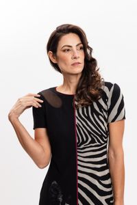 Vestido Curto em Tule Listras Zebrada