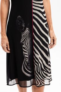 Vestido Curto em Tule Listras Zebrada