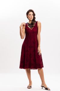 Vestido em Renda Bordô com Decote em Tule Bordado