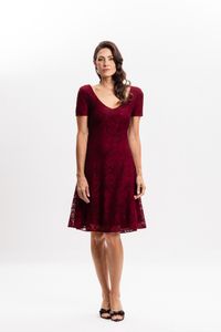 Vestido em Renda Bordô com Decote em V