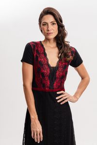 Vestido Mix de Renda Preto com Detalhes em Vermelho