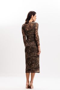Vestido em Tule Caxemira com Manga Longa