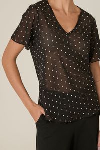 Blusa Preta de Poá Manga Curta Decote V