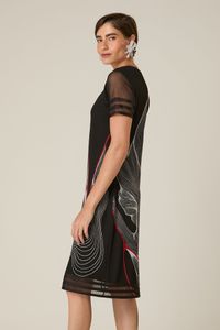 Vestido Curto de Tule Geométrico com Fita de Cetim