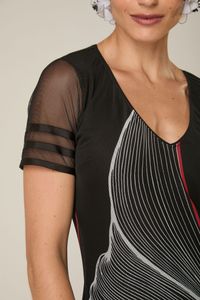 Vestido Curto de Tule Geométrico com Fita de Cetim
