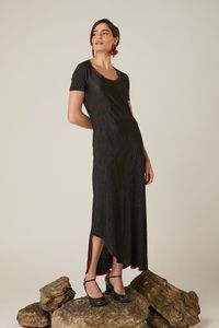 Vestido Longo Preto Plissado com Texturas