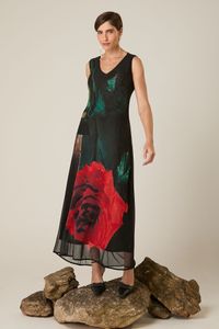 Vestido Longo de Tule Floral com Decote V Estampa Rosa