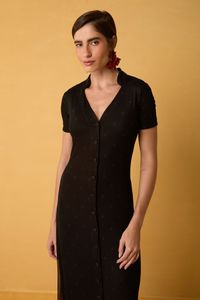 Vestido Chemise Longo de Tule Preto com Rosa Vermelha