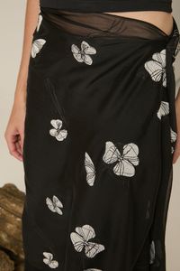 Xale de Tule Preto com Flores Bordadas Brancas