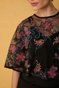 Bolero de Tule Preto com Bordado Floral Colorido