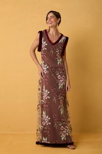 Vestido Longo de Tule Bordado Floral com Veludo Vinho