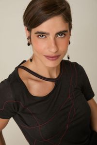 Blusa Preta de Malha com Presponto Vermelho