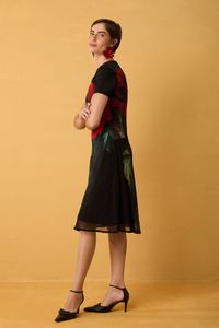 Vestido Estampado Floral Rosa Vermelha com Transparência