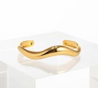 Foto do produto BRACELETE LISO MEIA CANA BANHADO EM OURO 18K 