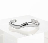 Foto do produto BRACELETE LISO MEIA CANA BANHADO EM PRATA 925