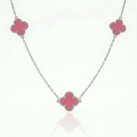 Foto do produto CHOKER REGULÁVEL 3 TREVOS COM RESINA ROSA BANHADO EM PRATA 925