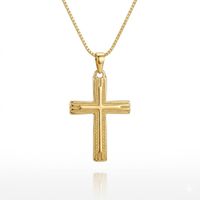 Foto do produto COLAR MASCULINO COM PINGENTE CRUZ COM DETALHES - BANHADO A OURO 18K