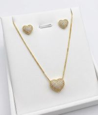 Foto do produto CONJUNTO COLAR + BRINCOS DE CORAÇÃO CRAVEJADO BANHADO A OURO 18K