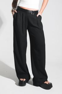 Foto do produto Calça Ampla Alfaiataria Preta