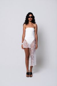 Foto do produto Mini Saia de Renda Assimétrica Off White