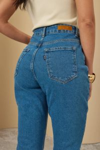 Foto do produto Calça Jeans Feminina Mom Cintura Alta – Denim Zero