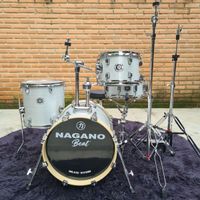 Foto do produto Bateria 16 Nagano Beat Silver Sparkle com Ferragens e banco SALDÃO