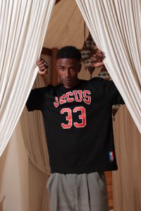 Foto do produto Camiseta Oversized Suedine HB Jesus 33